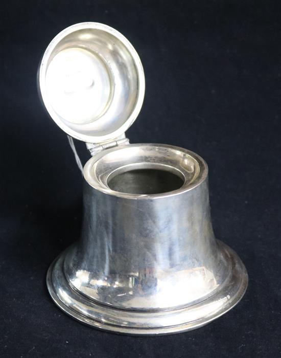 An Edwardian silver bell shaped inkwell, (no glass well).